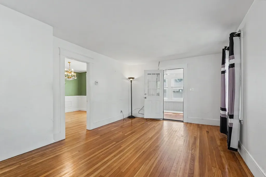 20 Lawndale Avenue Nashua NH 03060
