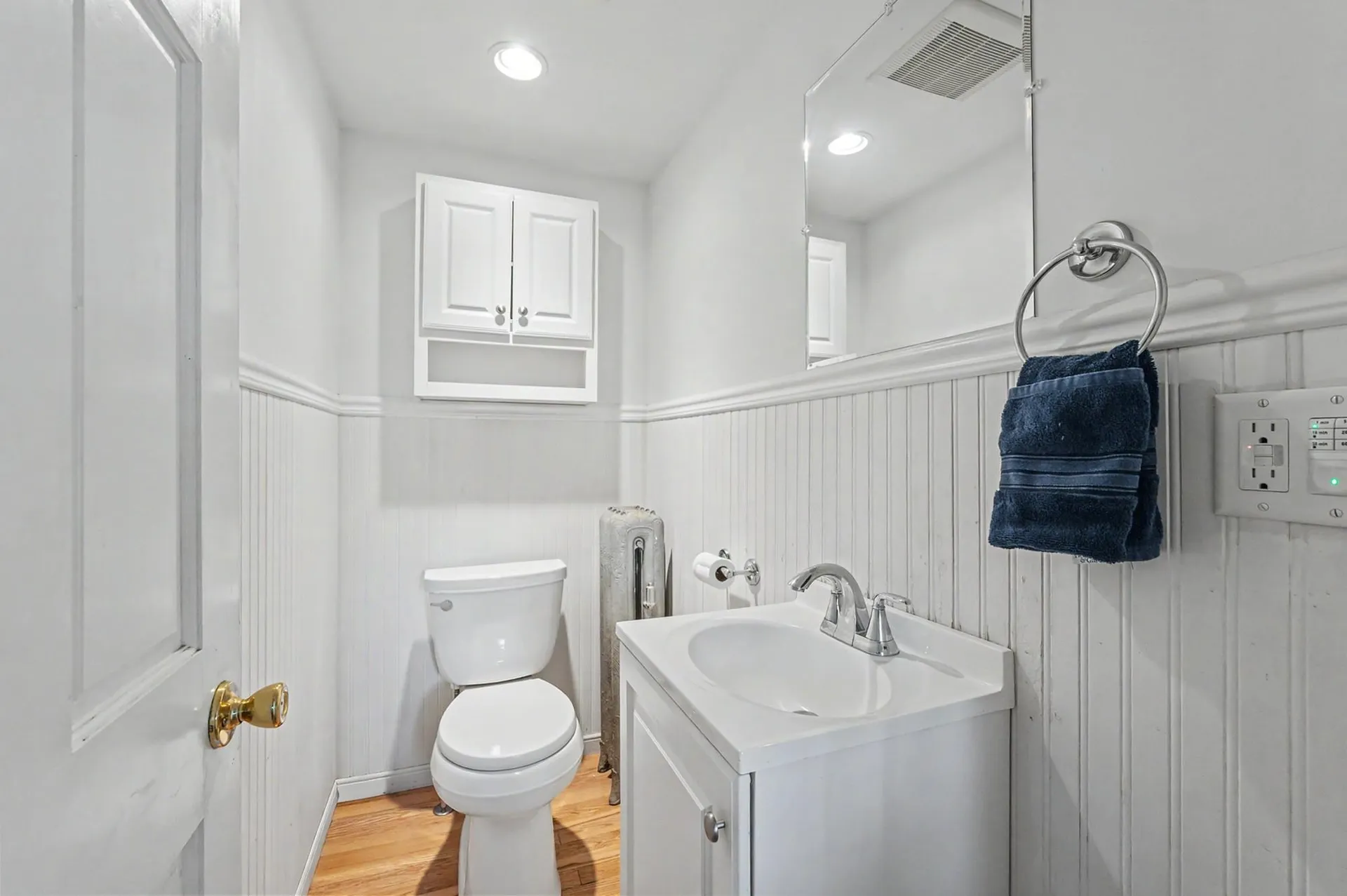 20 Lawndale Avenue Nashua NH 03060