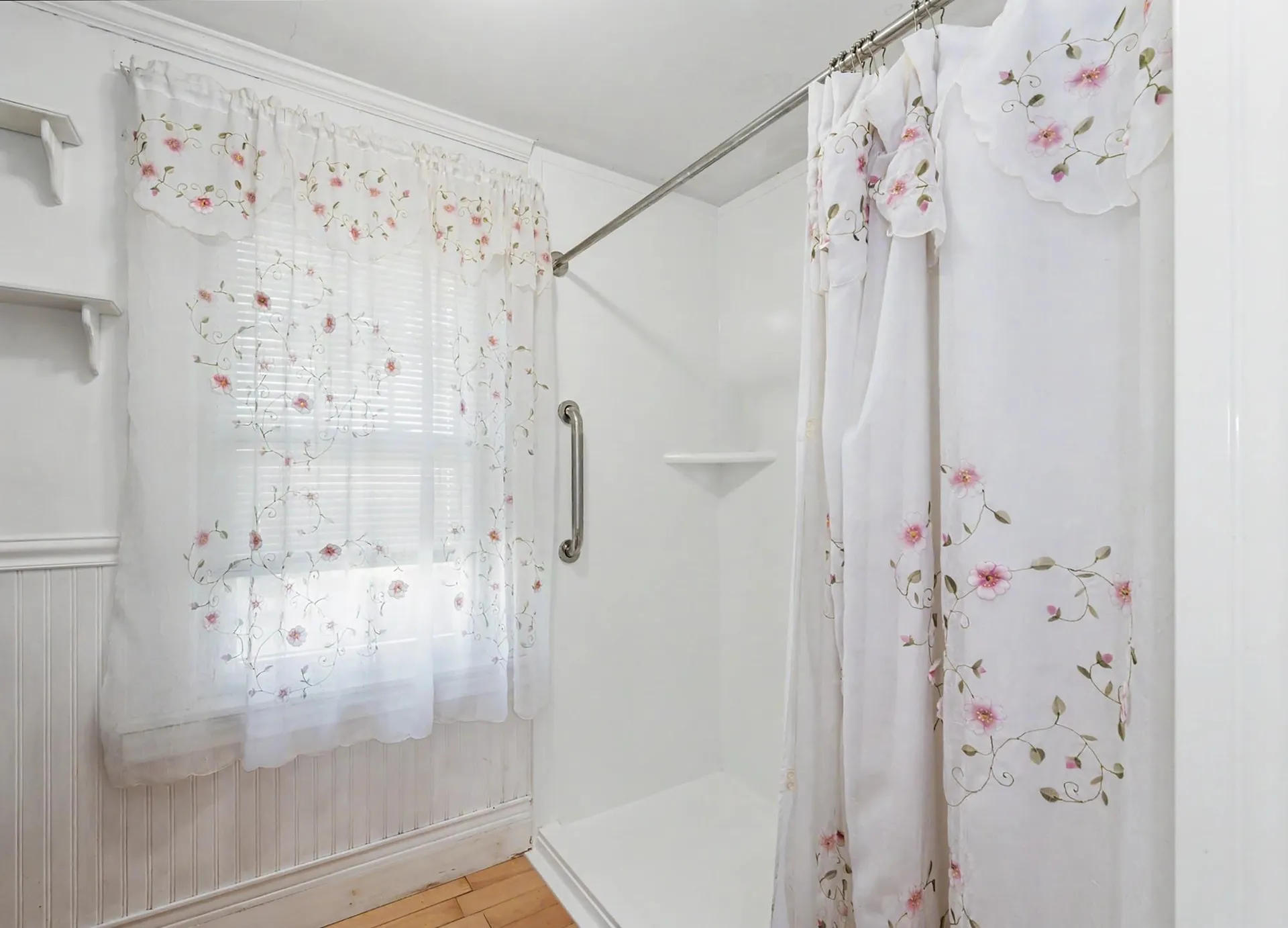 20 Lawndale Avenue Nashua NH 03060