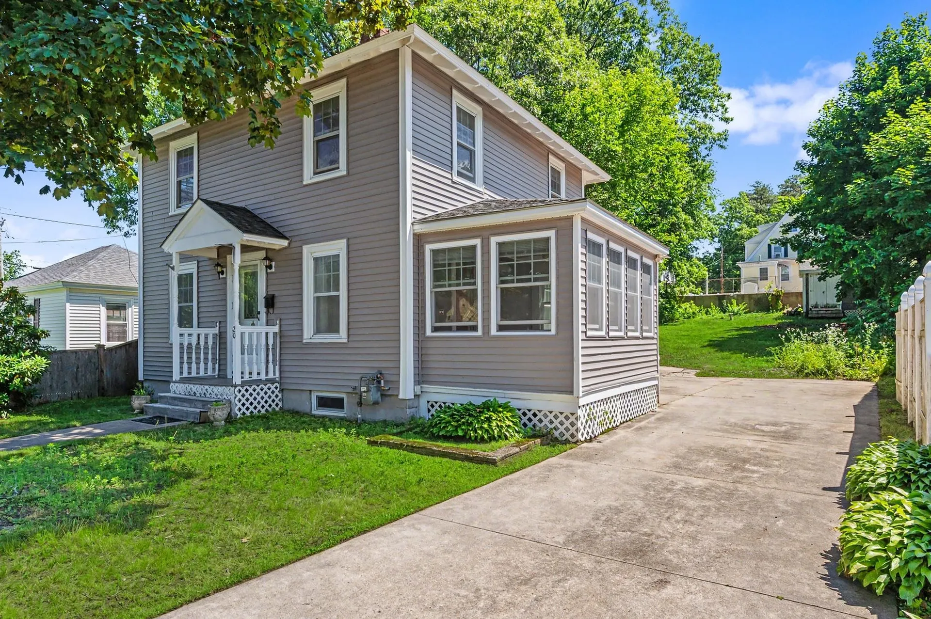 20 Lawndale Avenue Nashua NH 03060
