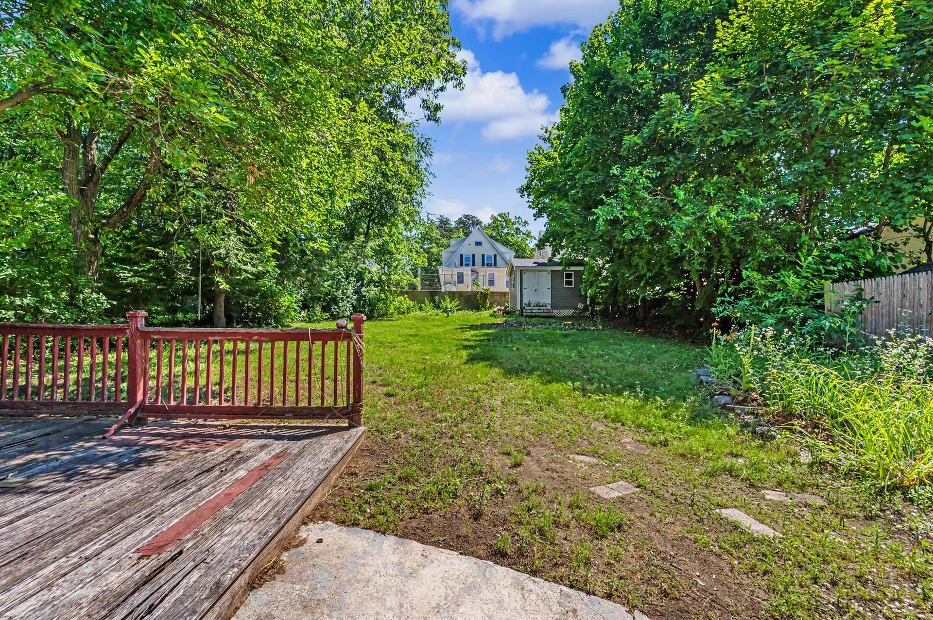 20 Lawndale Avenue Nashua NH 03060