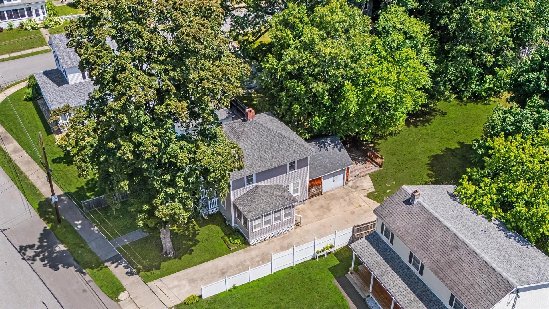 20 Lawndale Avenue Nashua NH 03060