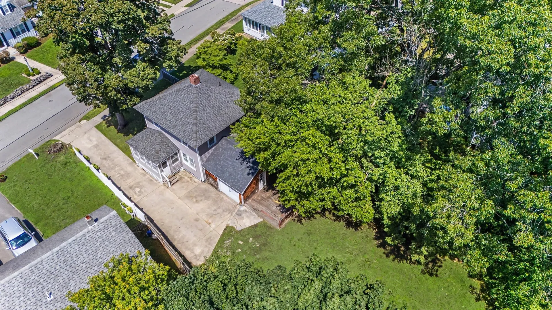 20 Lawndale Avenue Nashua NH 03060