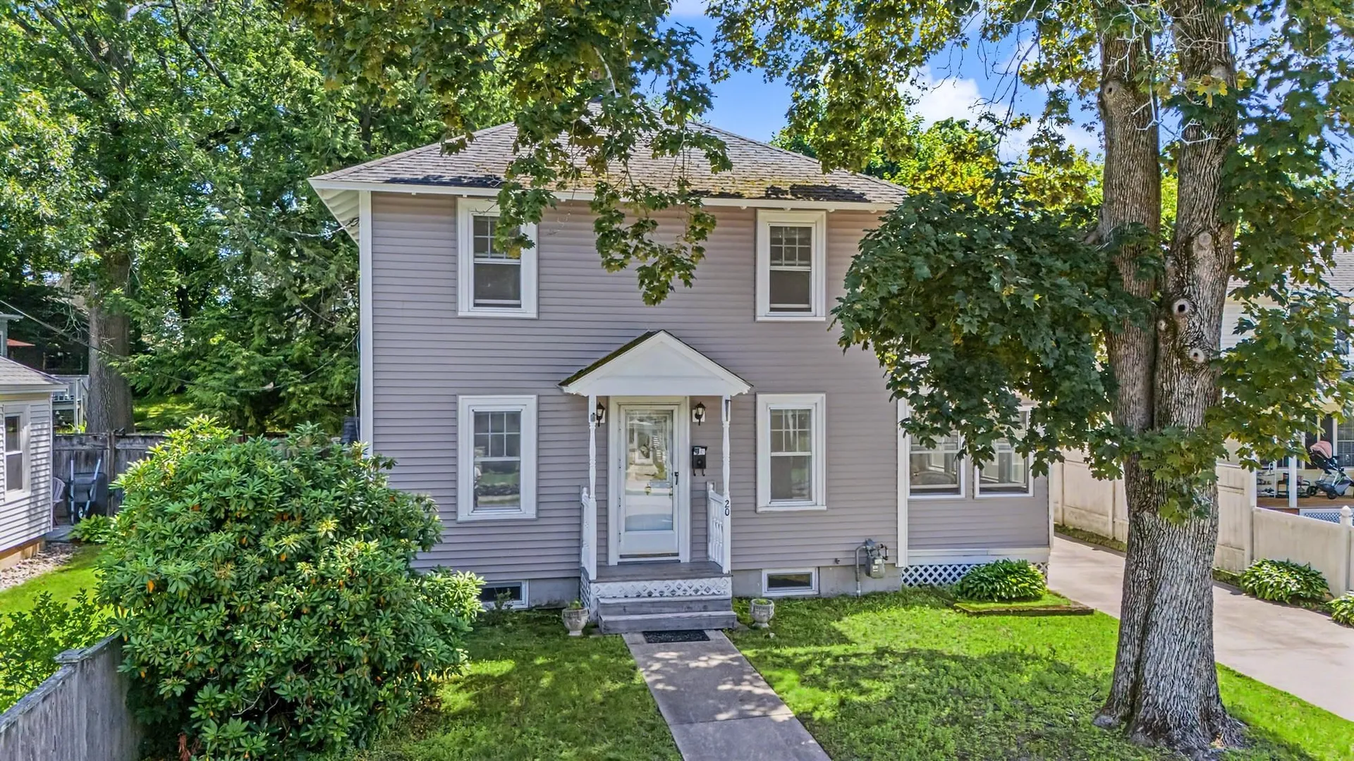 20 Lawndale Avenue Nashua NH 03060