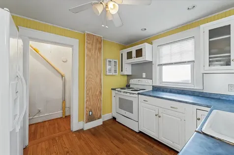 20 Lawndale Avenue Nashua NH 03060