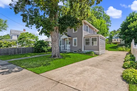 20 Lawndale Avenue Nashua NH 03060