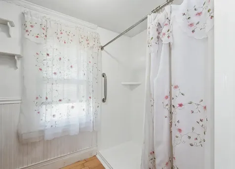 20 Lawndale Avenue Nashua NH 03060