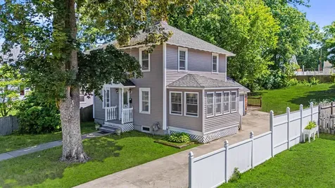 20 Lawndale Avenue Nashua NH 03060