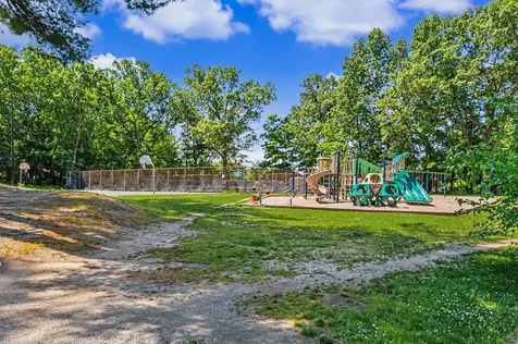 20 Lawndale Avenue Nashua NH 03060