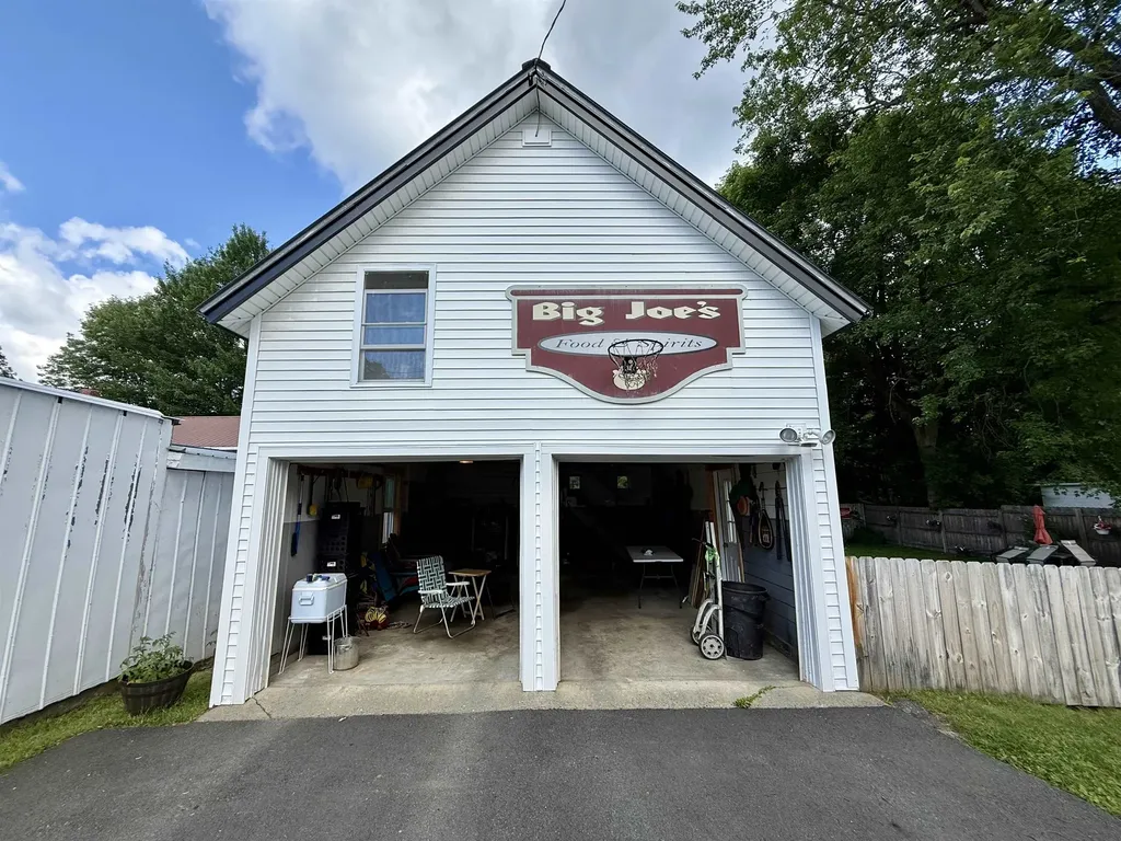 305 Union Street Newport City VT 05855