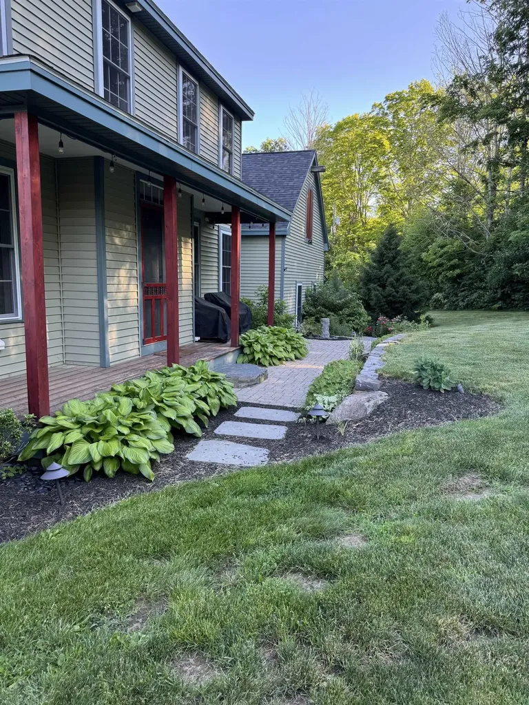 8 Old Mill Lane Rollinsford NH 03869