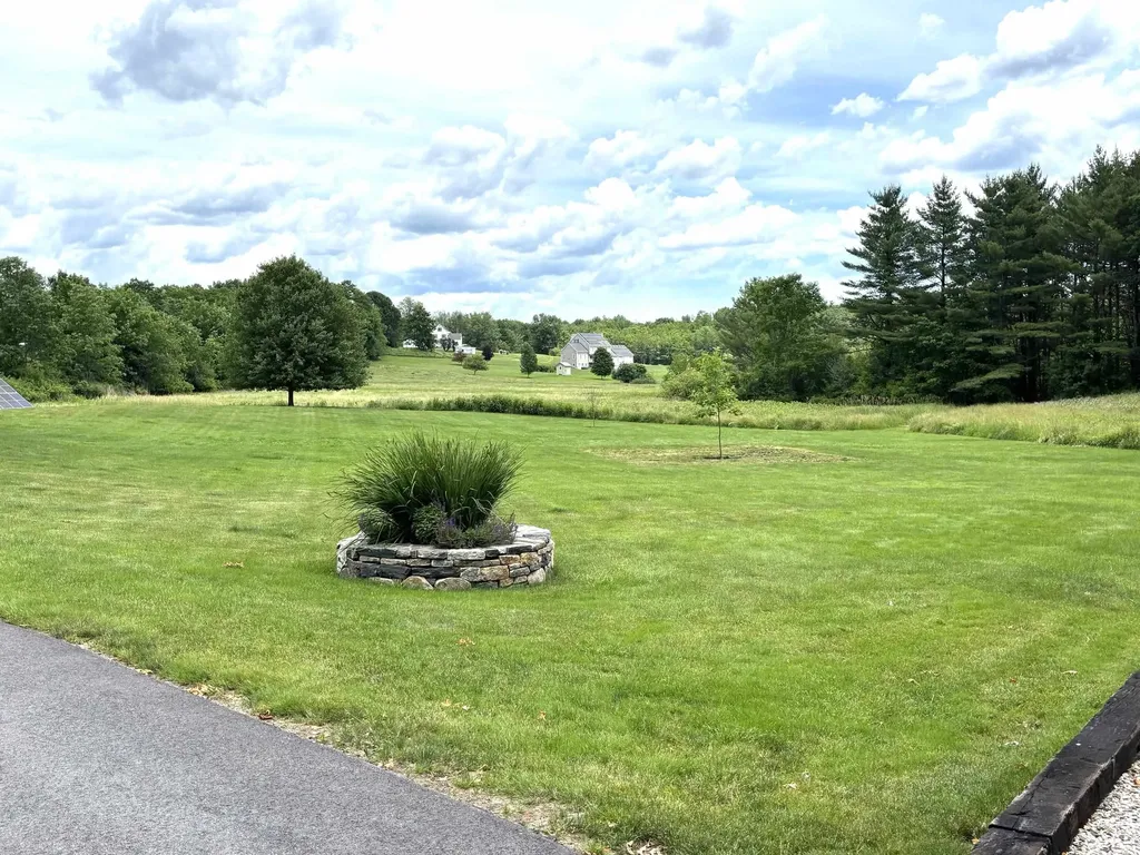 8 Old Mill Lane Rollinsford NH 03869