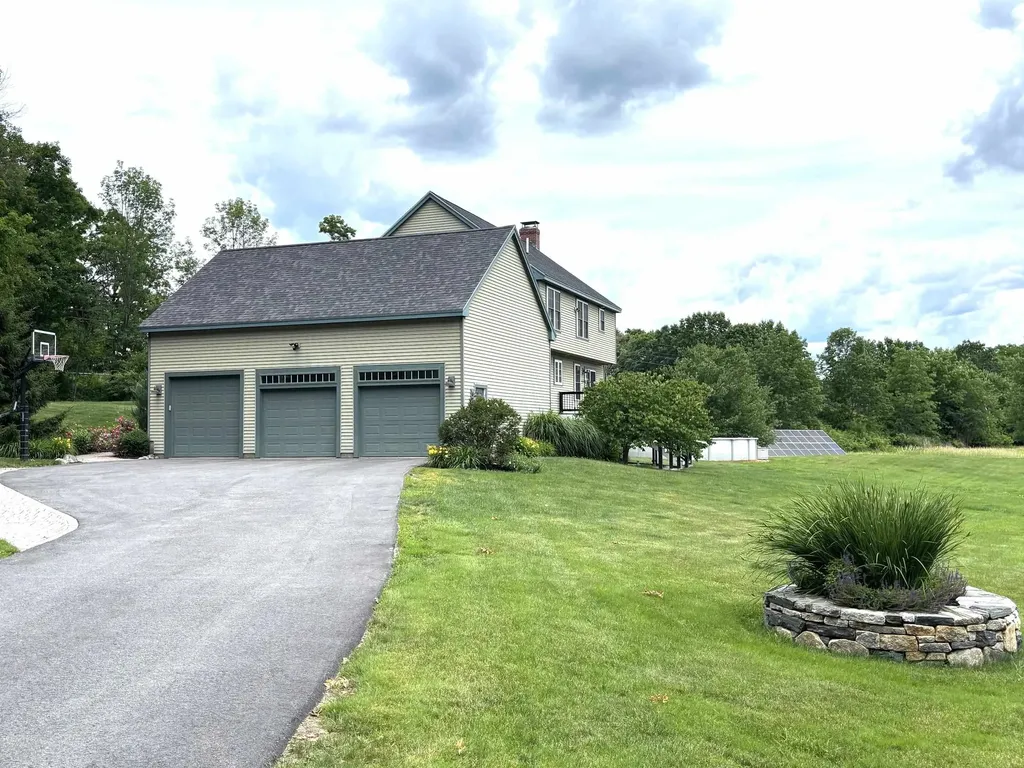 8 Old Mill Lane Rollinsford NH 03869
