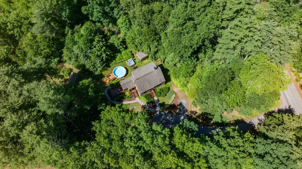 218 Kingston Road Danville NH 03819