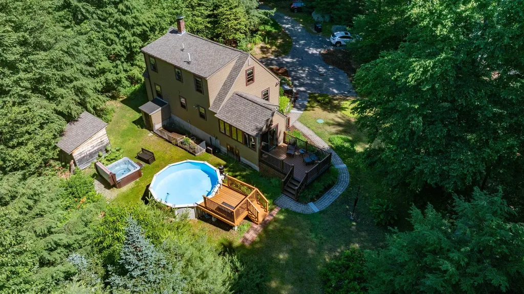 218 Kingston Road Danville NH 03819
