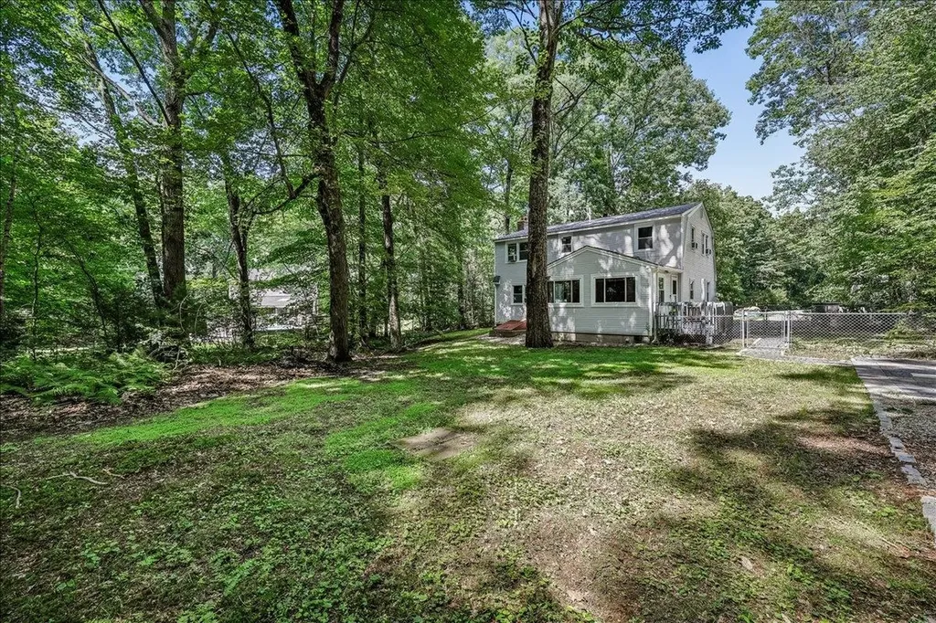 11 Hartson Circle Hudson NH 03051
