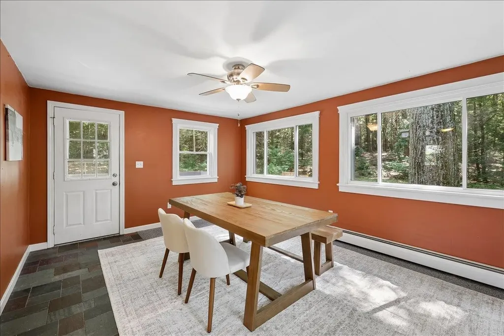 11 Hartson Circle Hudson NH 03051
