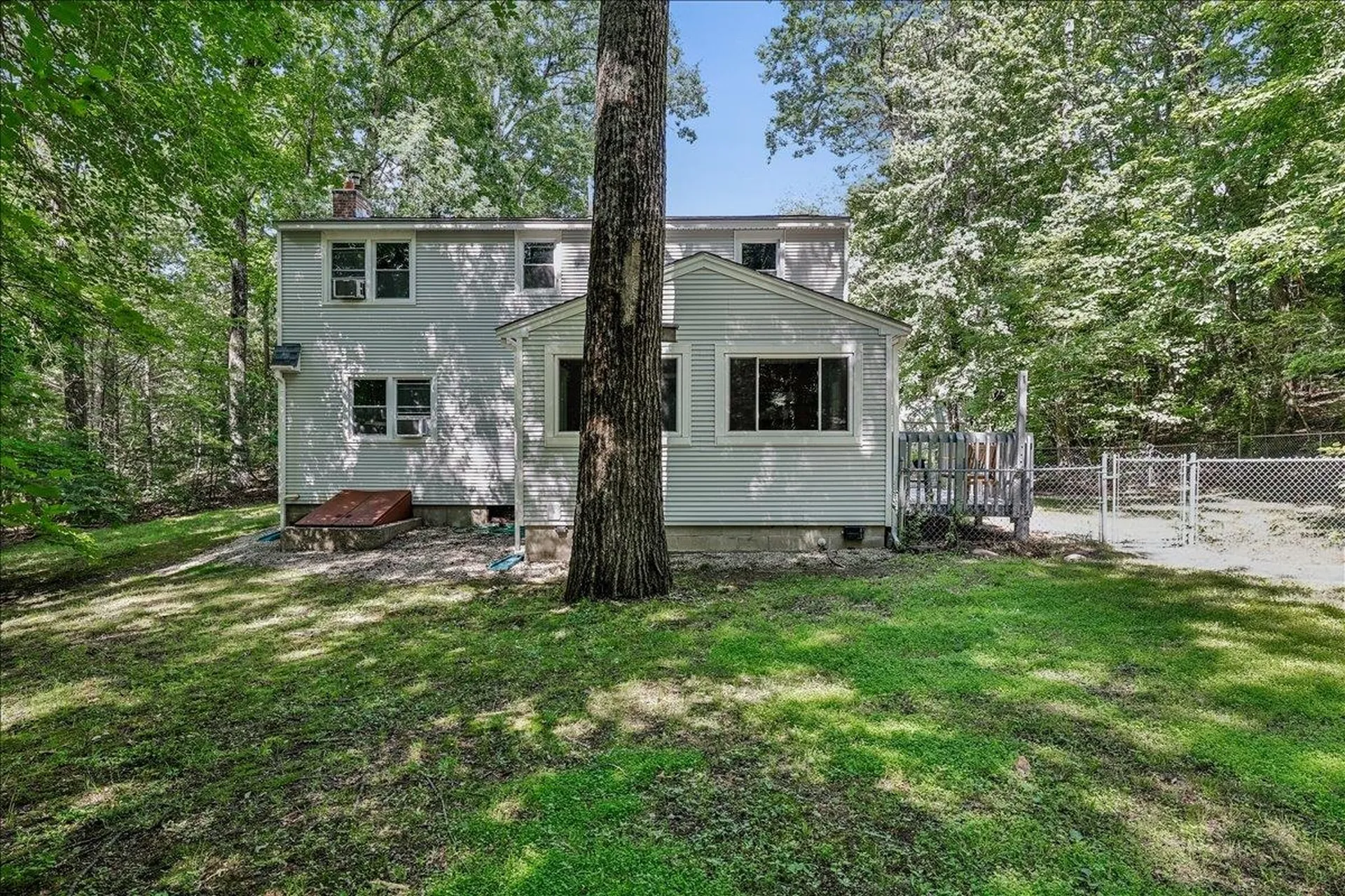 11 Hartson Circle Hudson NH 03051