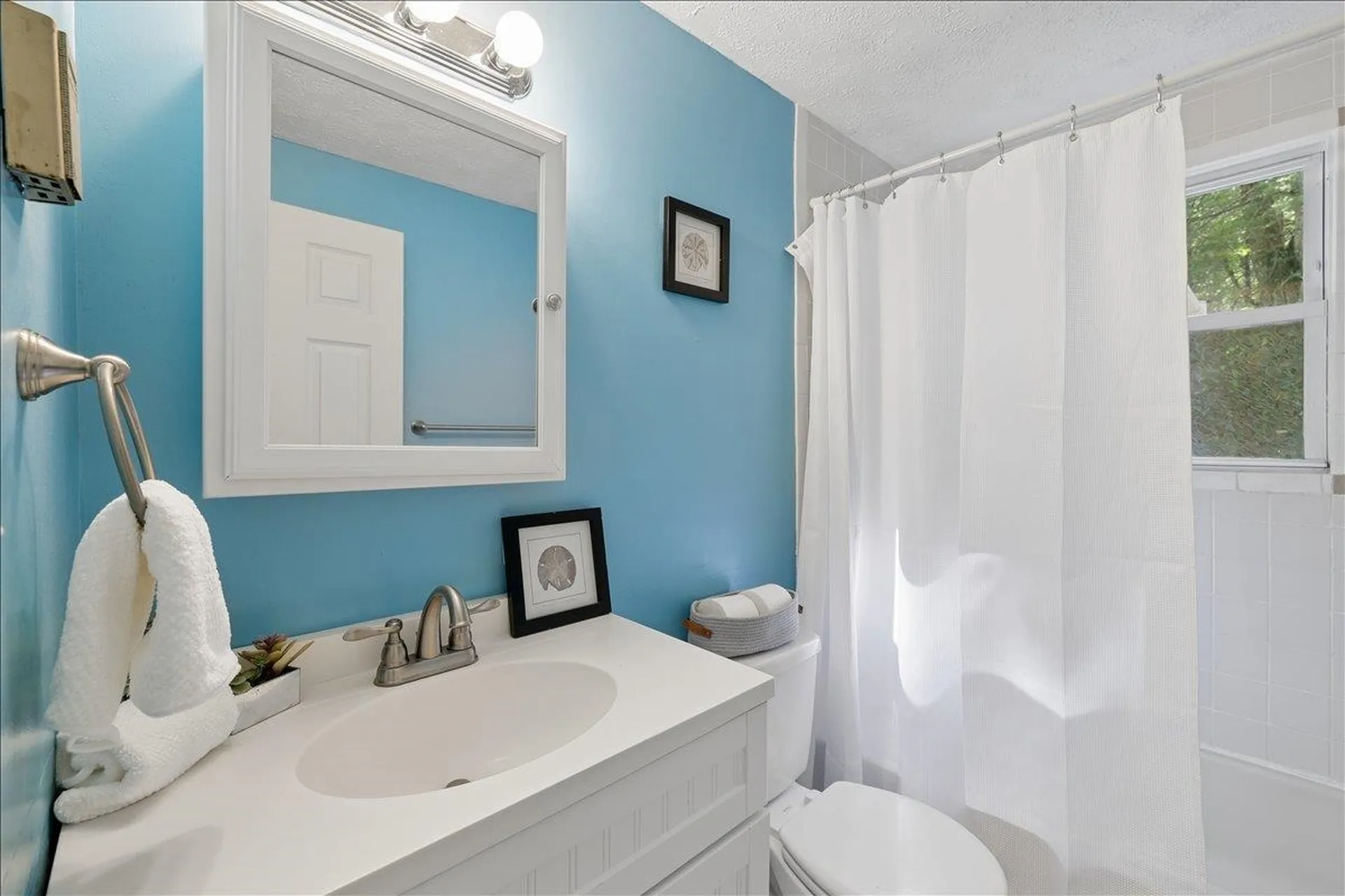 11 Hartson Circle Hudson NH 03051