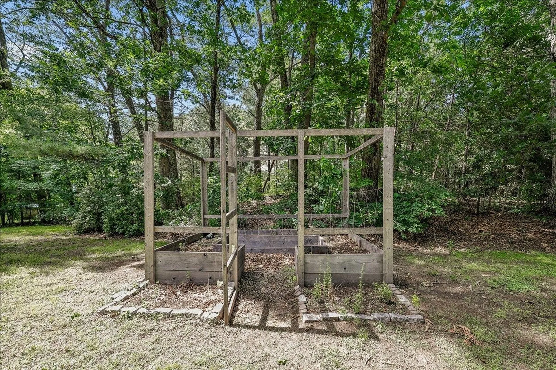 11 Hartson Circle Hudson NH 03051