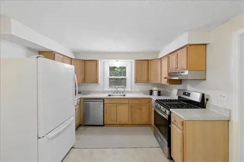 11 Hartson Circle Hudson NH 03051