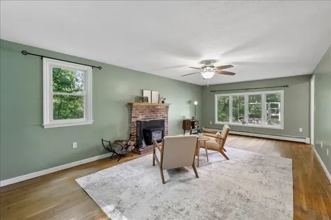 11 Hartson Circle Hudson NH 03051