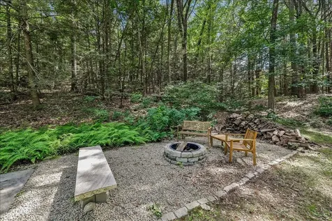 11 Hartson Circle Hudson NH 03051