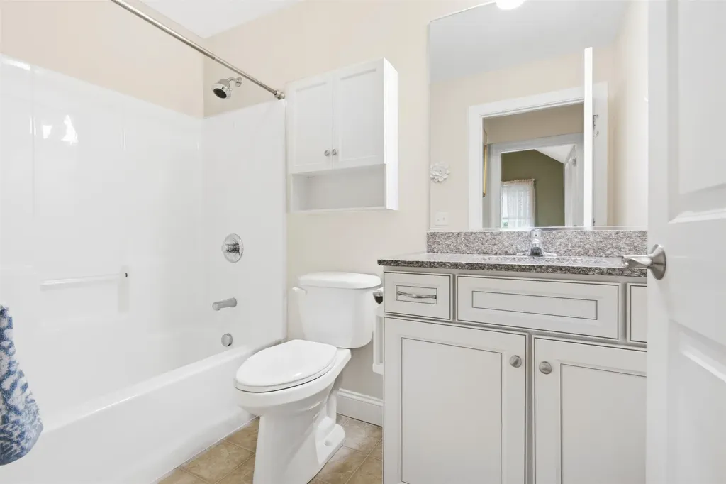 19 Furnival Road Nashua NH 03064