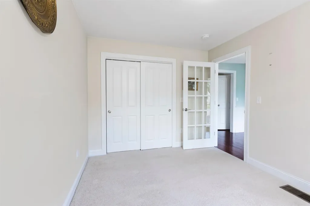 19 Furnival Road Nashua NH 03064
