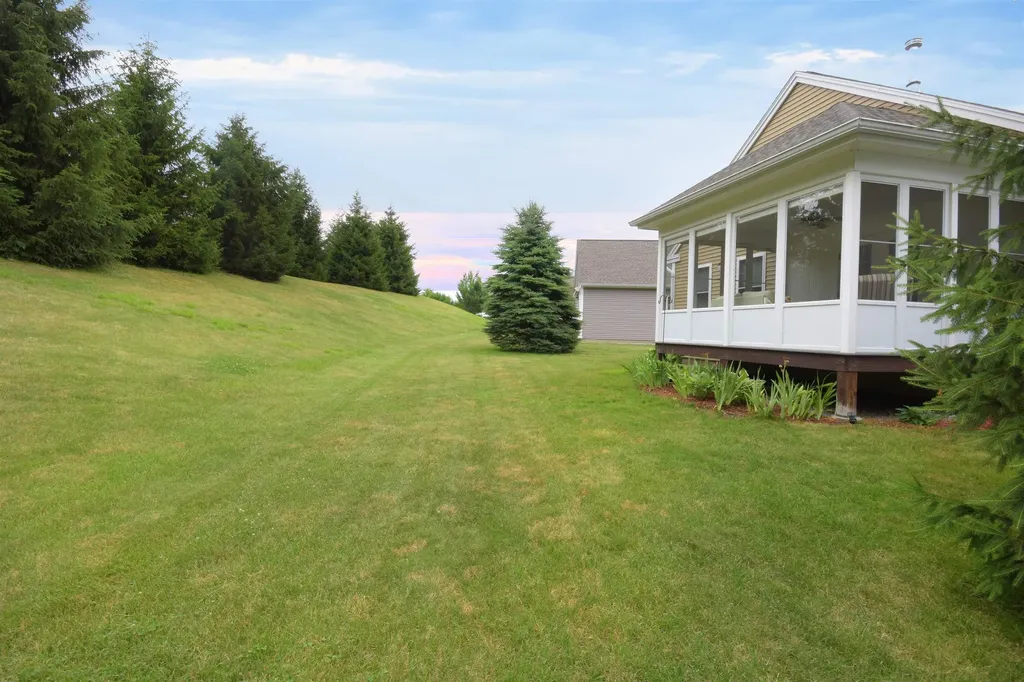 19 Furnival Road Nashua NH 03064