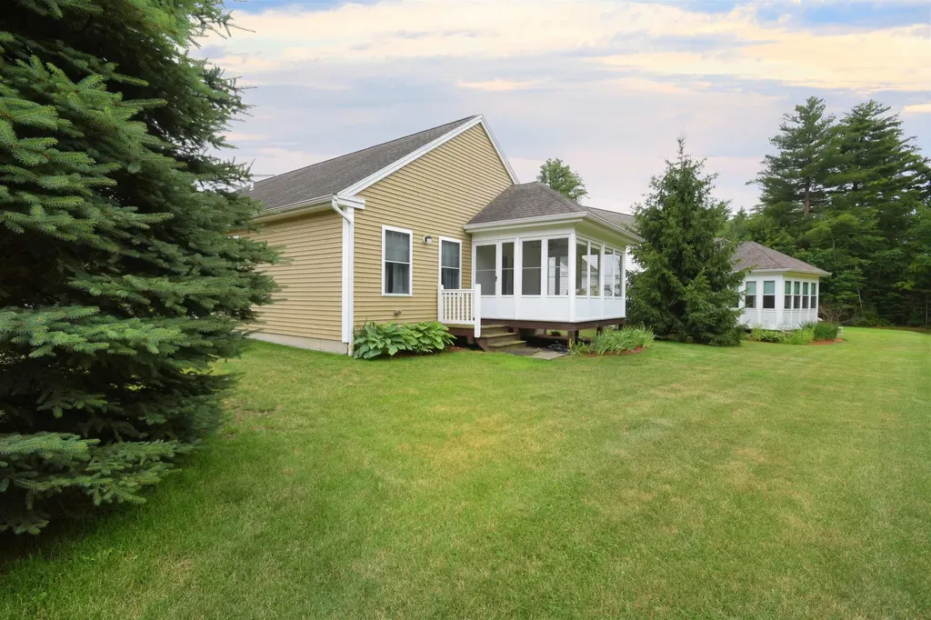 19 Furnival Road Nashua NH 03064