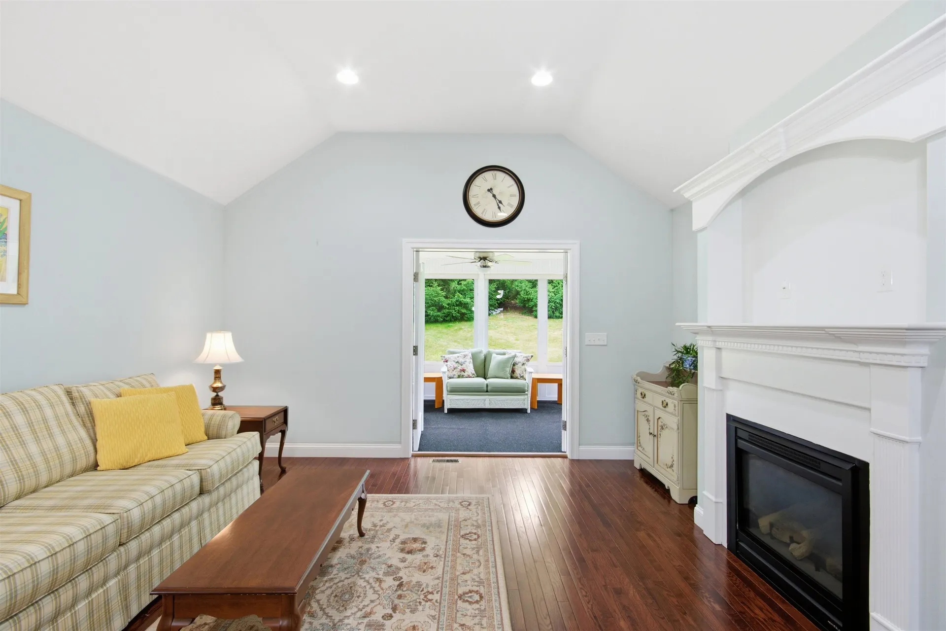 19 Furnival Road Nashua NH 03064