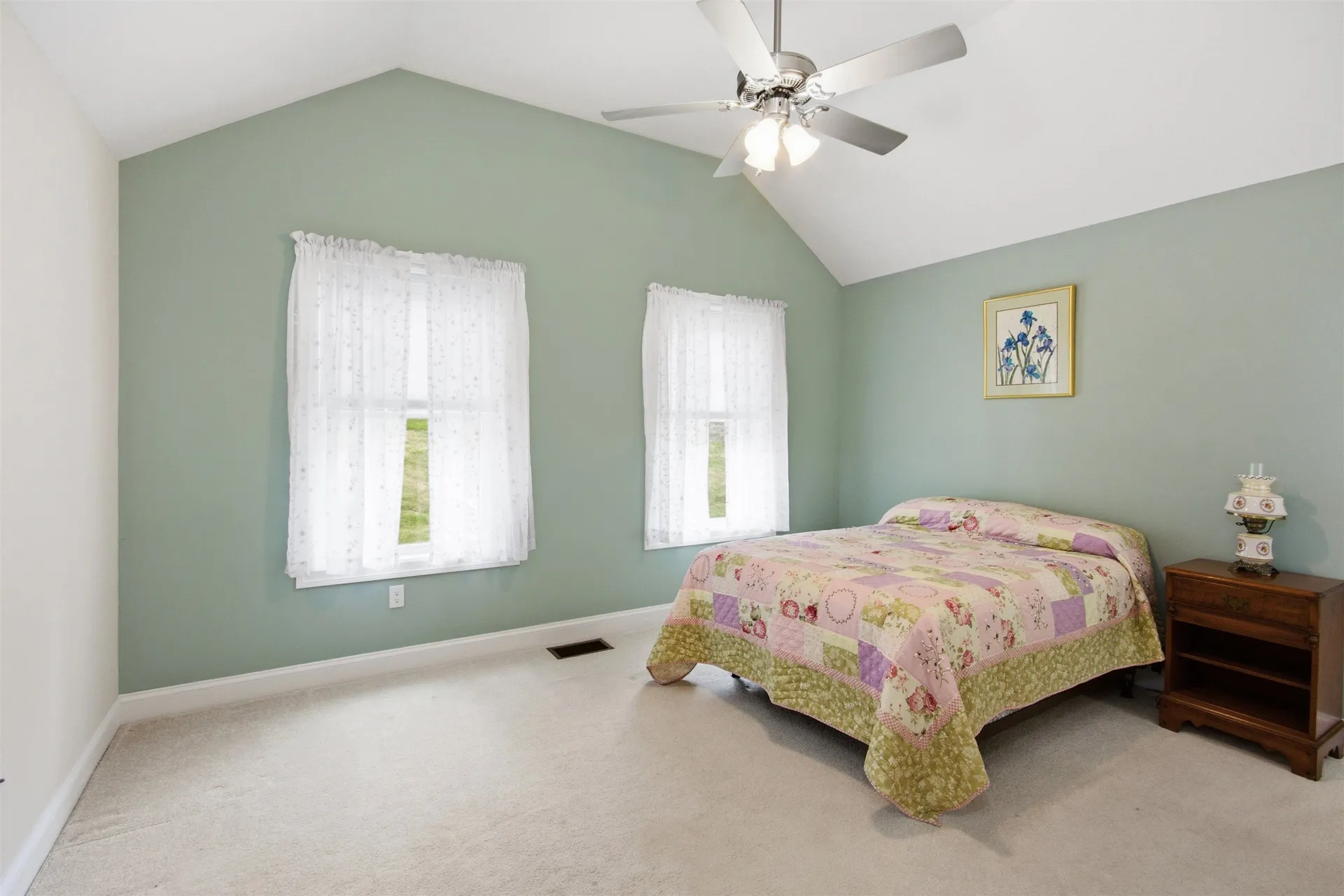 19 Furnival Road Nashua NH 03064