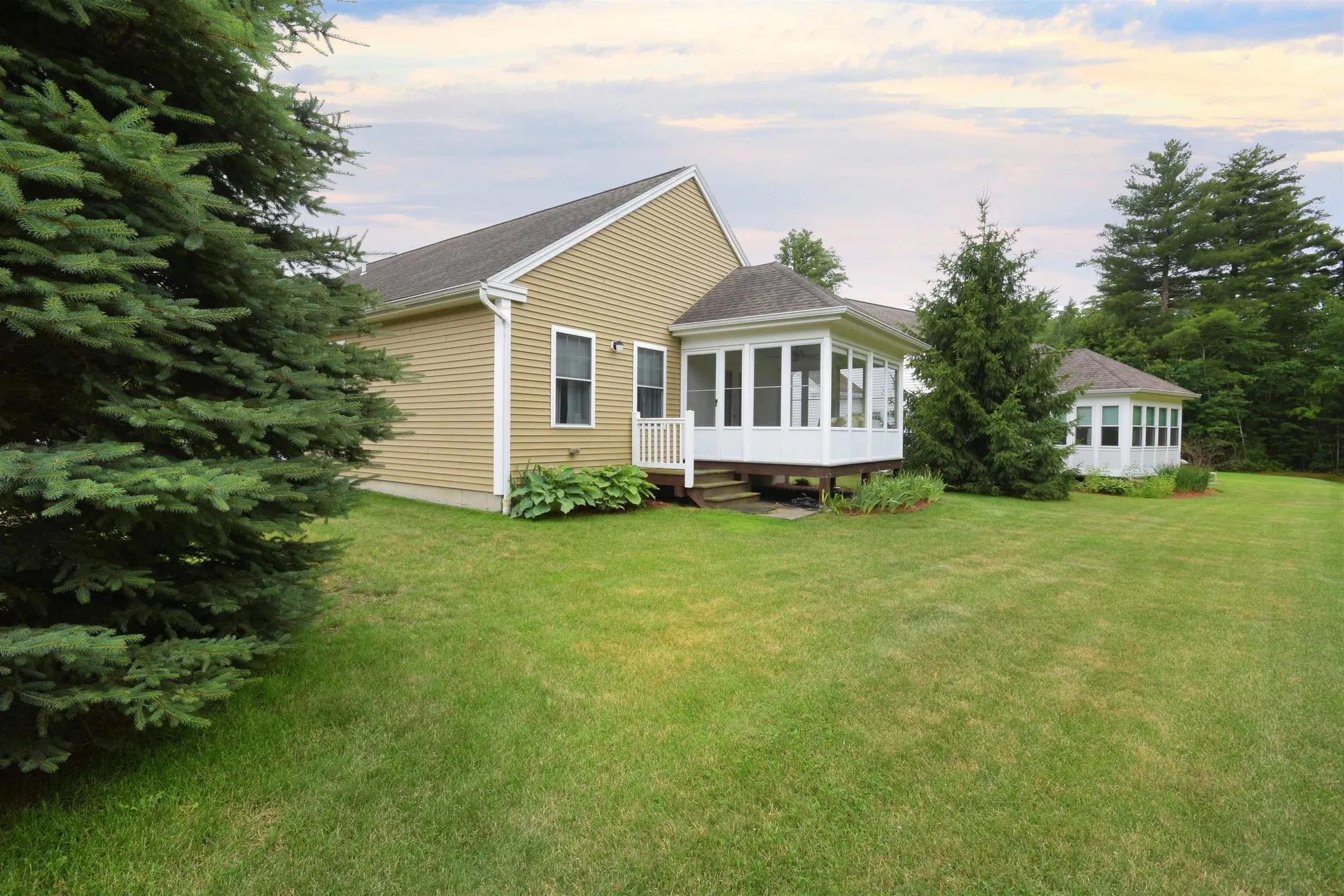 19 Furnival Road Nashua NH 03064
