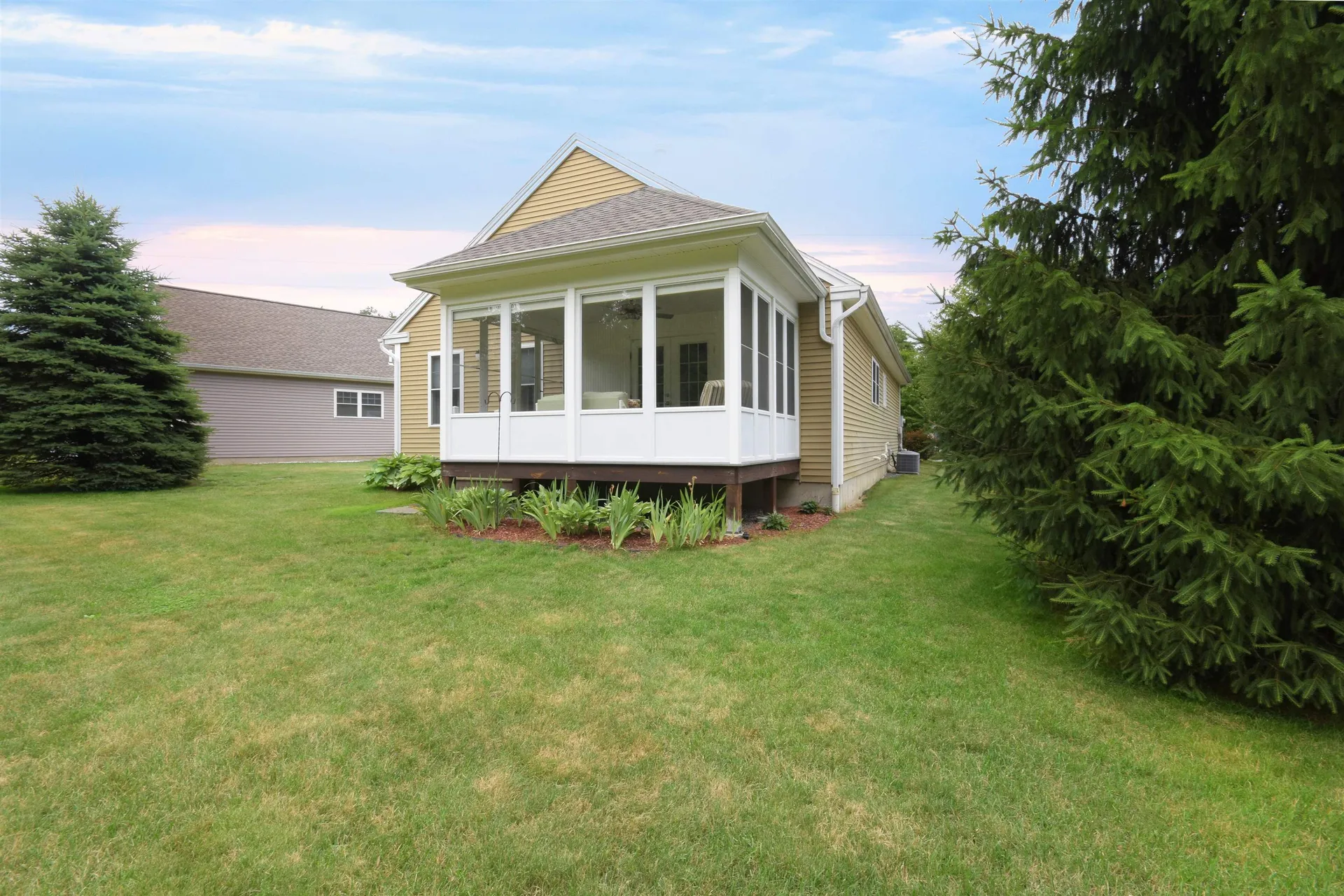 19 Furnival Road Nashua NH 03064