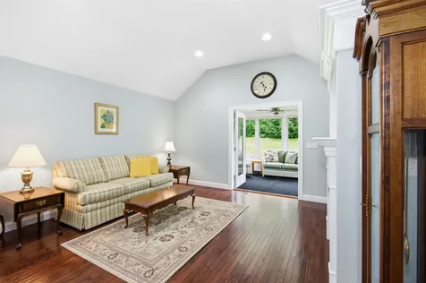 19 Furnival Road Nashua NH 03064