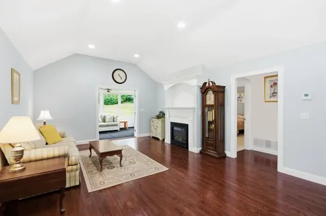 19 Furnival Road Nashua NH 03064