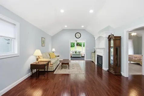 19 Furnival Road Nashua NH 03064