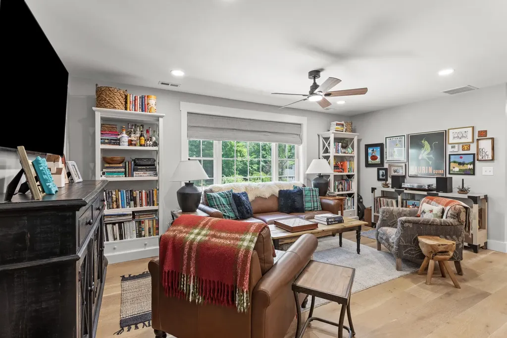 25 Gay Avenue Hillsborough NH 03244