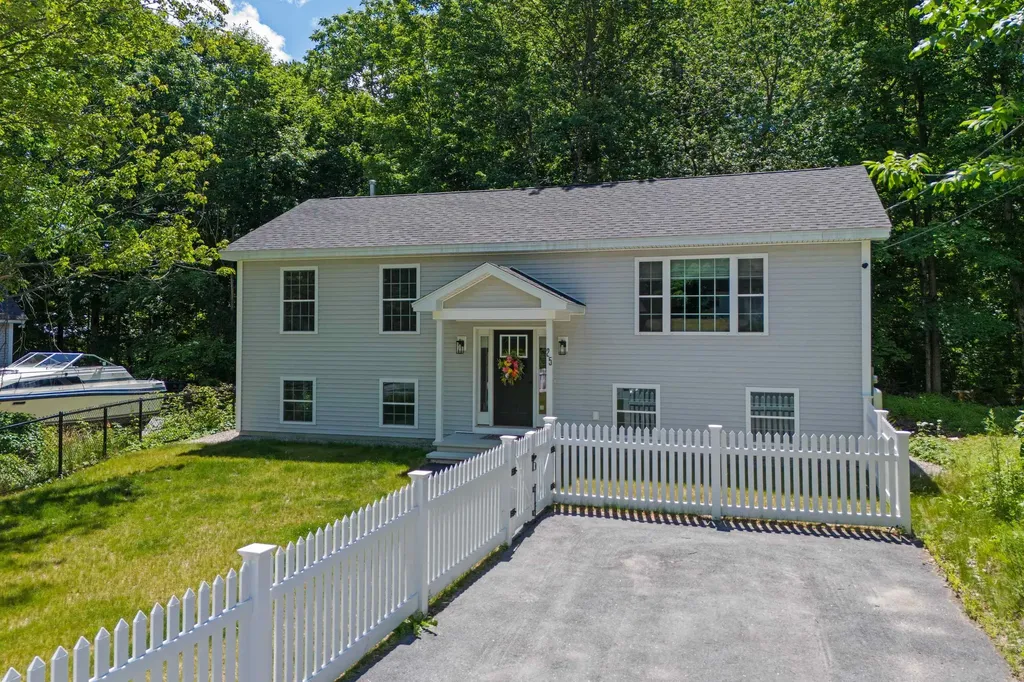 25 Gay Avenue Hillsborough NH 03244