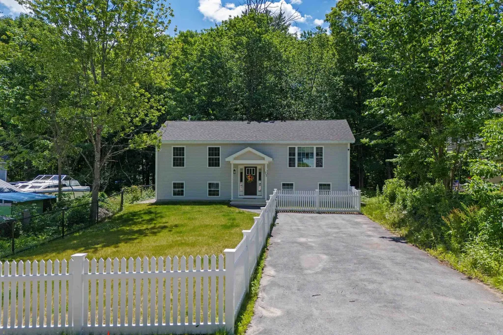 25 Gay Avenue Hillsborough NH 03244