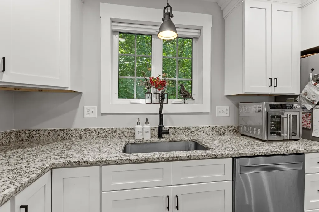 25 Gay Avenue Hillsborough NH 03244