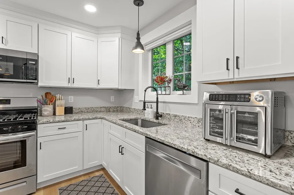 25 Gay Avenue Hillsborough NH 03244