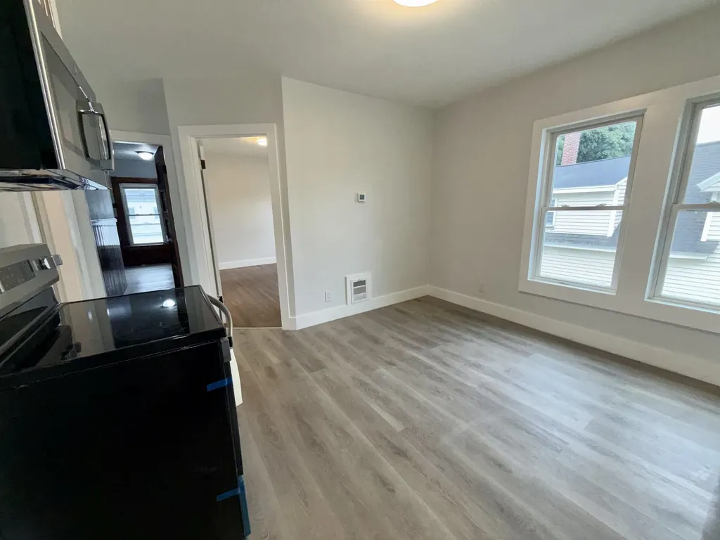 6 Holmes Street Nashua NH 03060