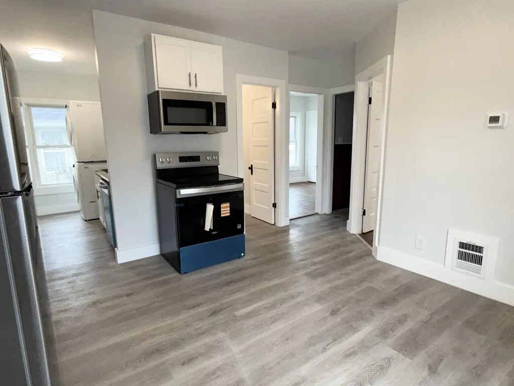 6 Holmes Street Nashua NH 03060