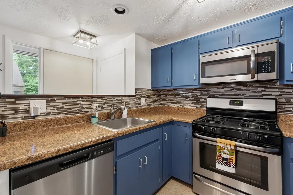 1 Cortez Drive Nashua NH 03062