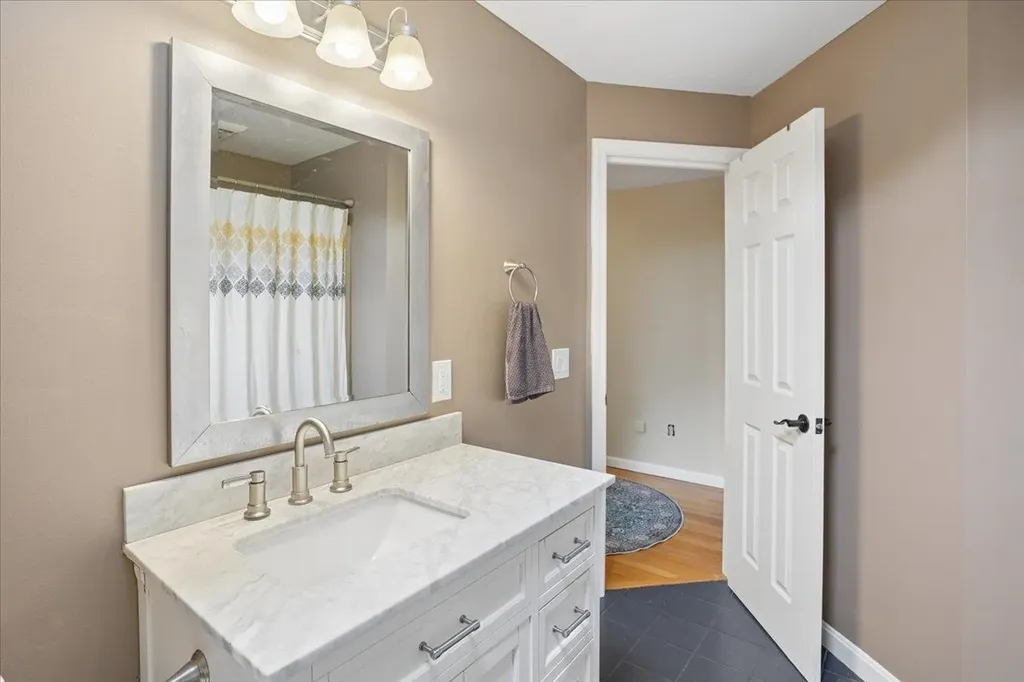 72 Oakmont Drive Concord NH 03301