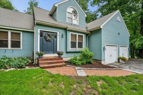 72 Oakmont Drive Concord NH 03301