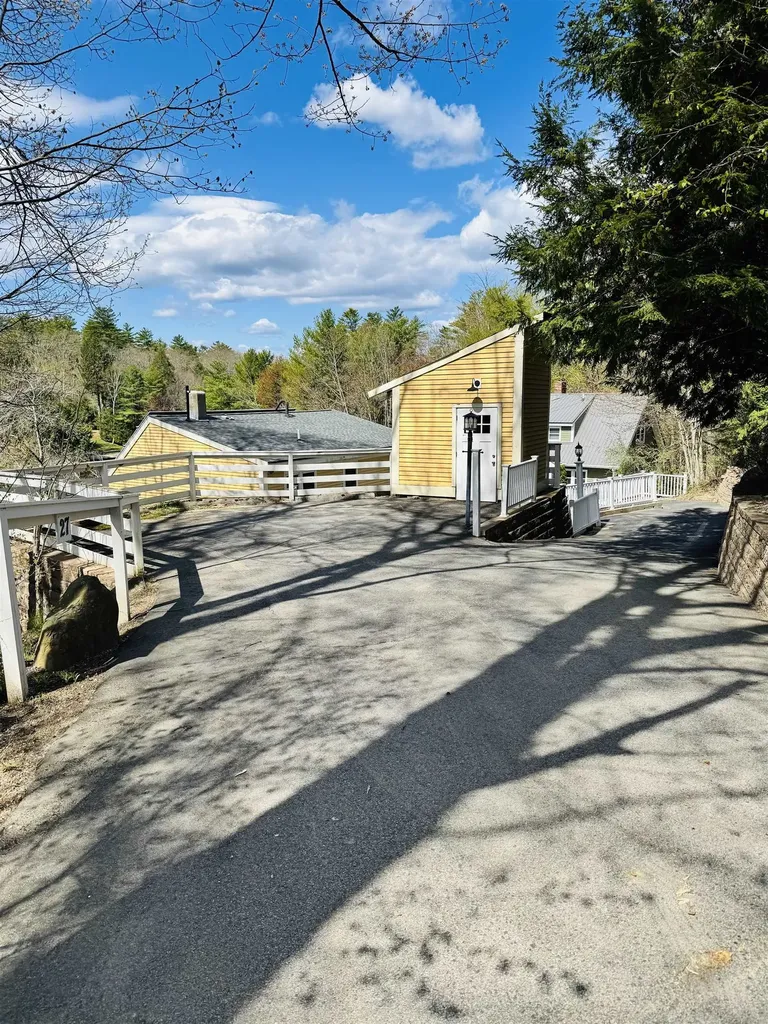 27 Georgetown Road Barnstead NH 03225