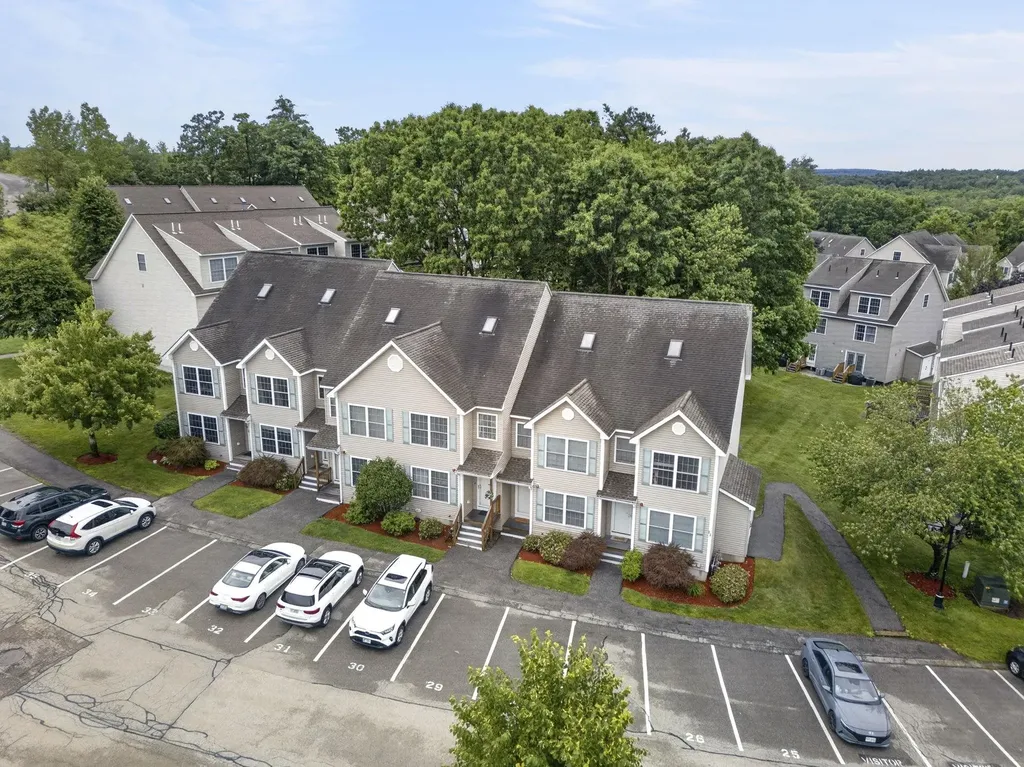 41 Shadowbrook Drive Hudson NH 03051